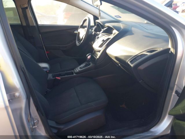 1FADP3F23HL324633 Ford FOCUS SE