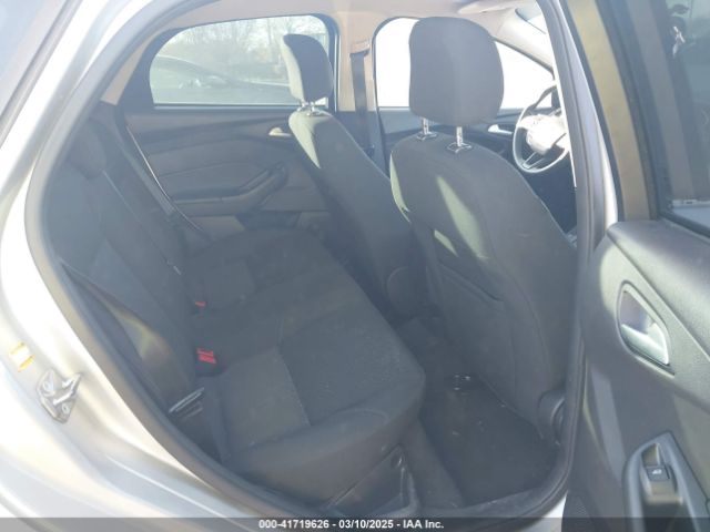 1FADP3F23HL324633 Ford FOCUS SE