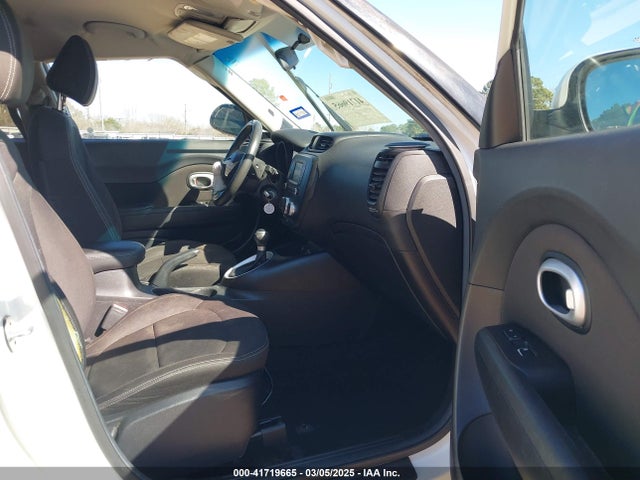KNDJN2A25H7446083 KIA Soul