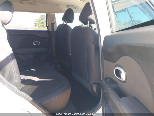 KNDJN2A25H7446083 KIA Soul