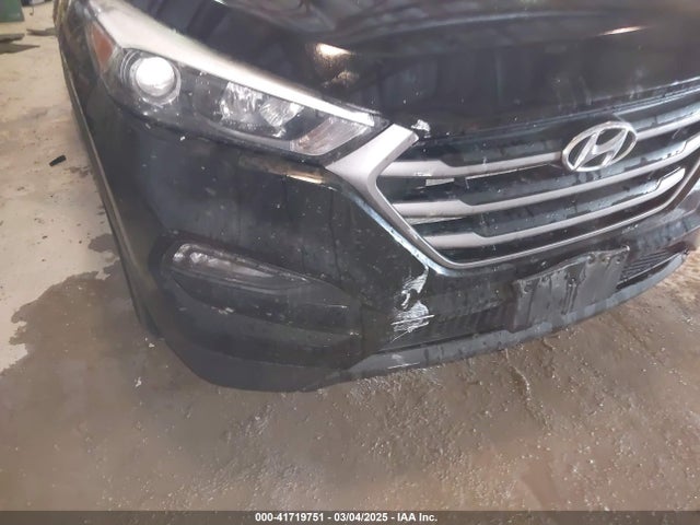 KM8J33A46GU086363 Hyundai TUCSON SE