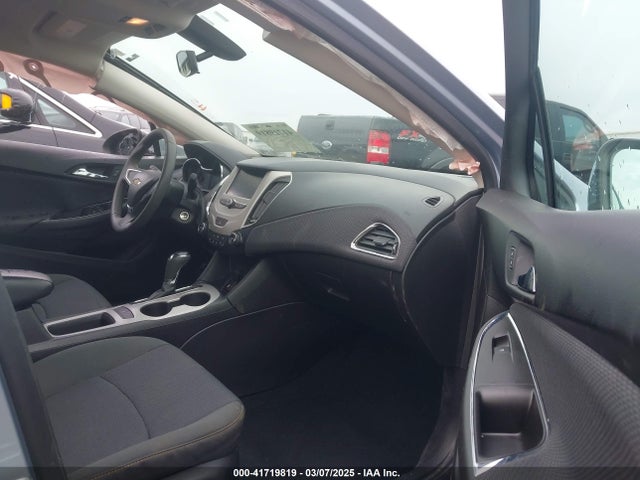 1G1BC5SM8J7136987 Chevrolet Cruze Ls Auto