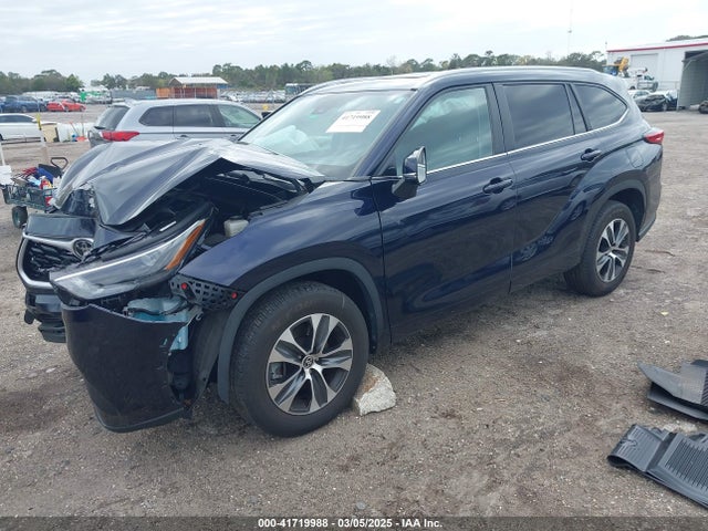 5TDKDRAH8PS045667 Toyota Highlander Xle