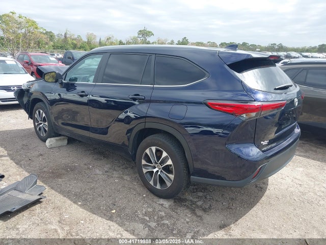 5TDKDRAH8PS045667 Toyota Highlander Xle