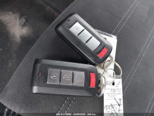 JA4AZ3A35KZ045335 Mitsubishi Outlander Se