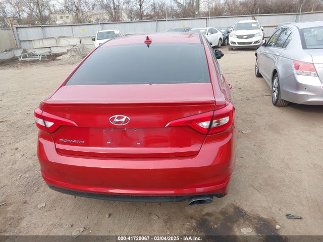 Hyundai SONATA SE 2017 5NPE24AF2HH571997 Image 16