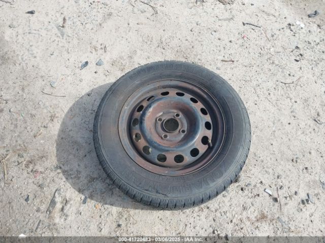 3MYDLBYV6LY706129 Toyota YARIS L