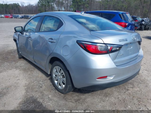 3MYDLBYV6LY706129 Toyota YARIS L