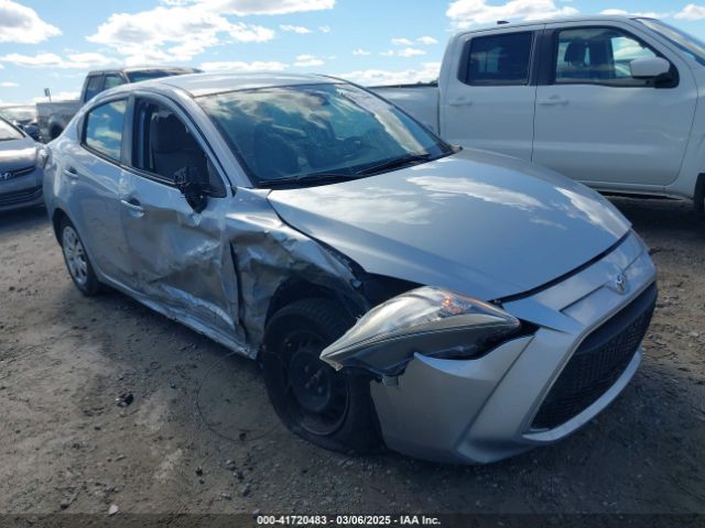 3MYDLBYV6LY706129 Toyota YARIS L
