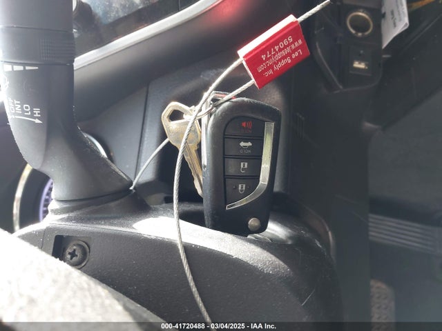 4T1B11HK7JU606113 Toyota CAMRY SE