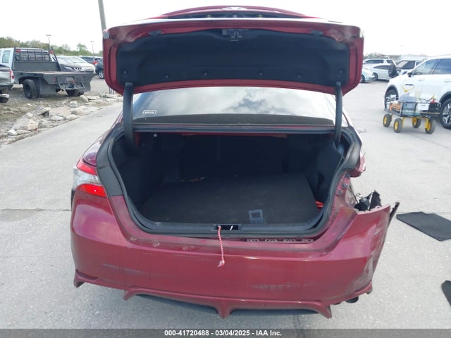 4T1B11HK7JU606113 Toyota CAMRY SE