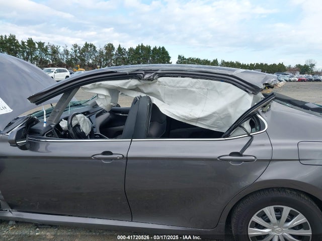 4T1B31HK5KU513571 Toyota Camry Hybrid Le