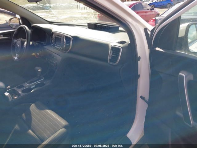 KNDPMCAC6H7085765 KIA Sportage Lx
