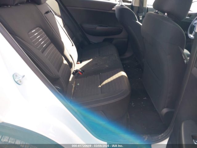 KNDPMCAC6H7085765 KIA Sportage Lx