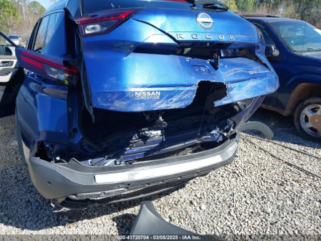 5N1BT3BA4NC702427 Nissan Rogue Sv Fwd