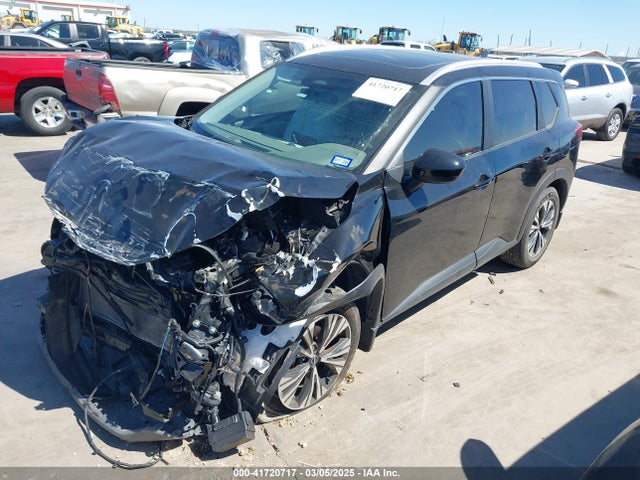 JN8BT3BAXPW419623 Nissan Rogue Sv Fwd