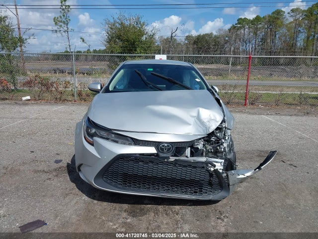 5YFVPMAE7NP373049 Toyota COROLLA LE