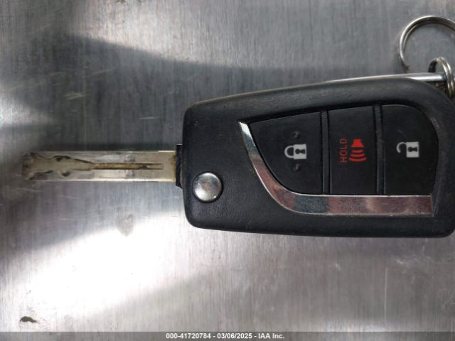 JTNKHMBX0L1073916 Toyota C-HR LE