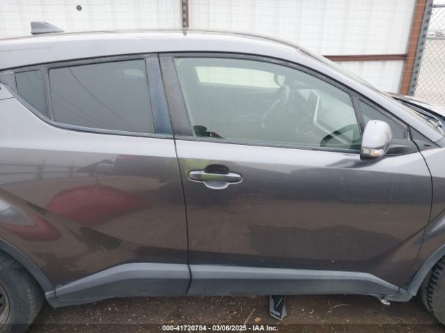 JTNKHMBX0L1073916 Toyota C-HR LE