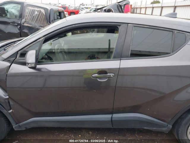 JTNKHMBX0L1073916 Toyota C-HR LE