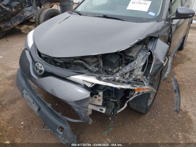 JTNKHMBX0L1073916 Toyota C-HR LE