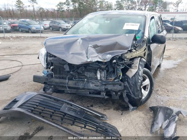 5TDZZ3DC9JS942579 Toyota Sienna L 7 Passenger