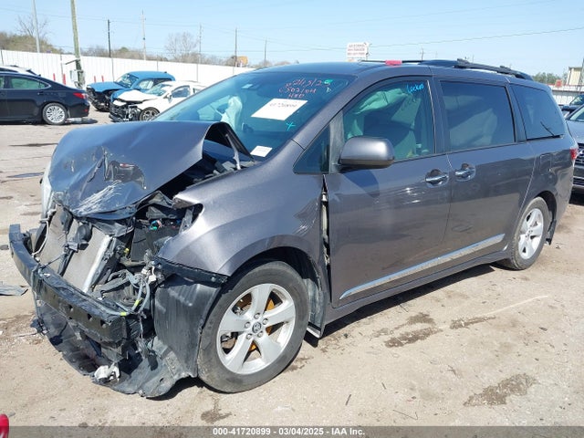 5TDKZ3DC3LS040255 Toyota SIENNA LE