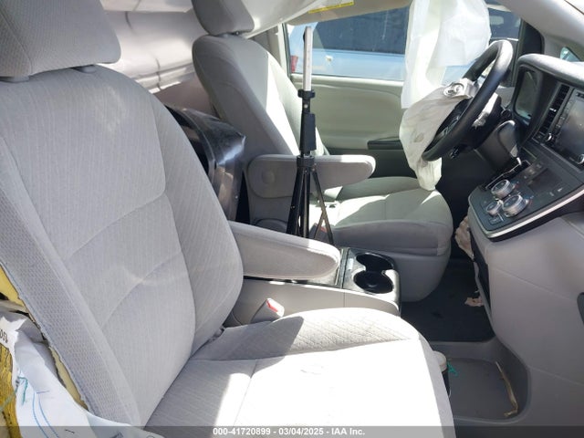 5TDKZ3DC3LS040255 Toyota SIENNA LE