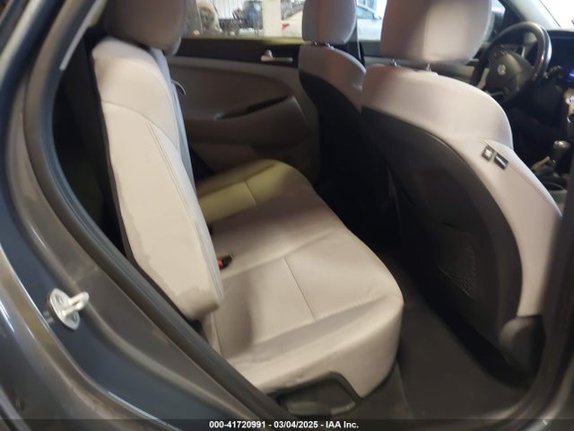 KM8J33AL0KU901768 Hyundai TUCSON SEL