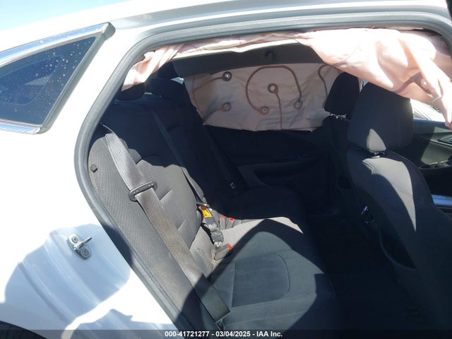 1G1ZD5ST7JF139548 Chevrolet MALIBU LT