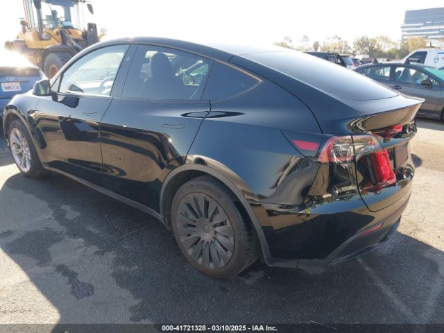 7SAYGAEE3PF883034 Tesla Model Y