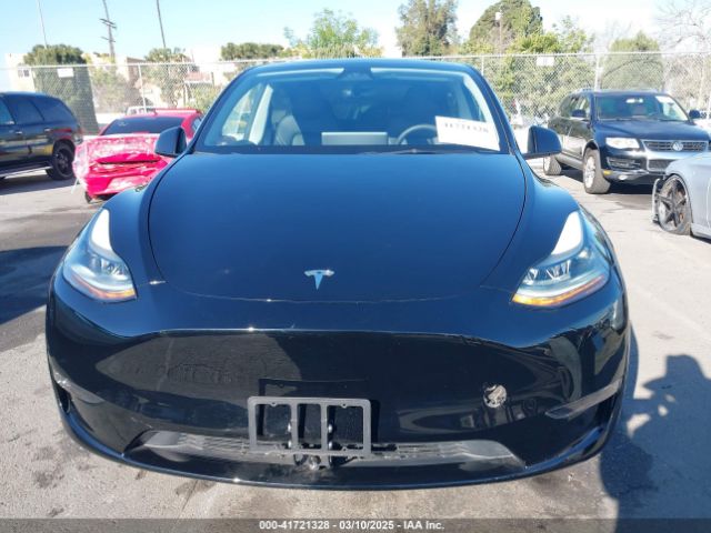 7SAYGAEE3PF883034 Tesla Model Y