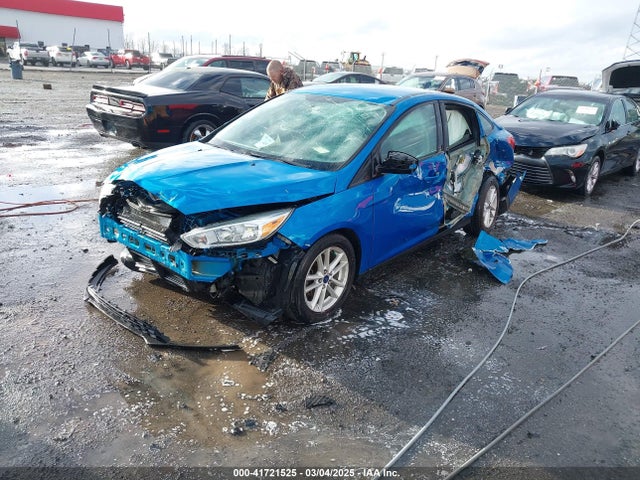 Ford FOCUS SE 2015 1FADP3F22FL340772 Image 2