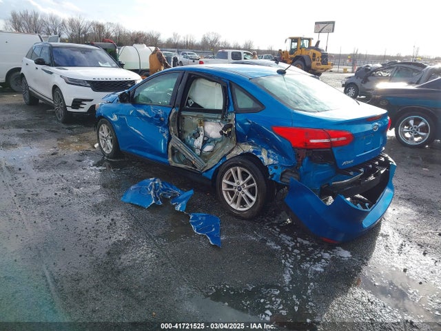 Ford FOCUS SE 2015 1FADP3F22FL340772 Image 3