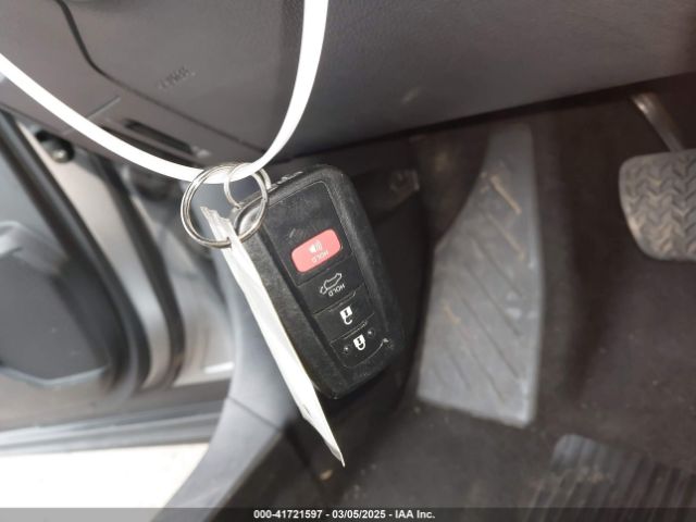 5TDKDRBH2PS015689 Toyota Highlander Le
