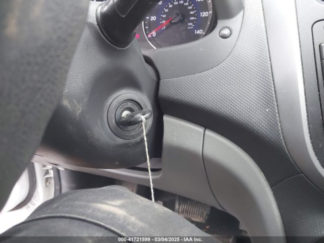 KMHCT4AE2HU380691 Hyundai ACCENT SE