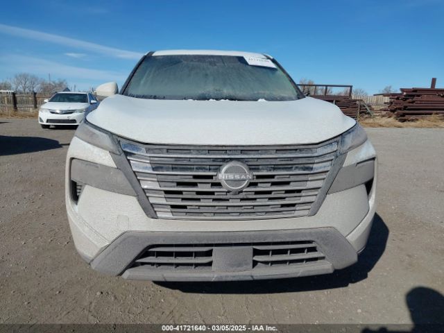 5N1BT3BA1RC672230 Nissan Rogue Sv Fwd