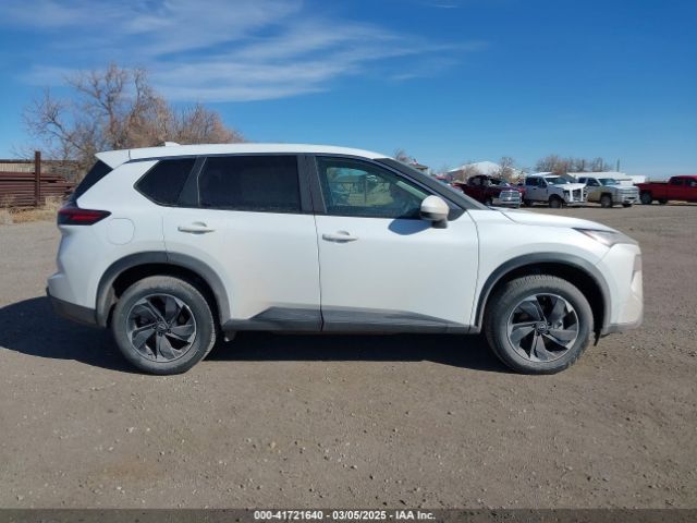 5N1BT3BA1RC672230 Nissan Rogue Sv Fwd
