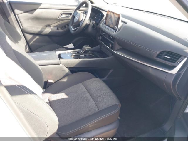 5N1BT3BA1RC672230 Nissan Rogue Sv Fwd