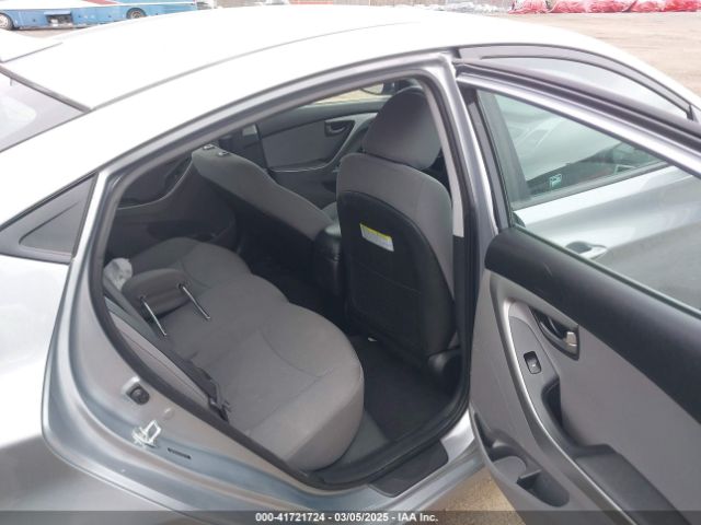 5NPDH4AEXFH584771 Hyundai ELANTRA SE