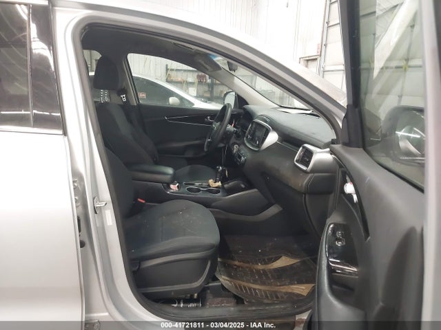 5XYPGDA56KG483440 KIA Sorento 3.3l Lx