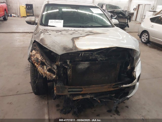 5XYPGDA56KG483440 KIA Sorento 3.3l Lx