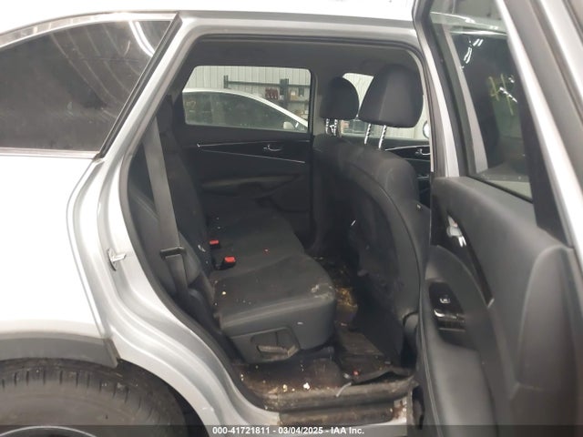 5XYPGDA56KG483440 KIA Sorento 3.3l Lx