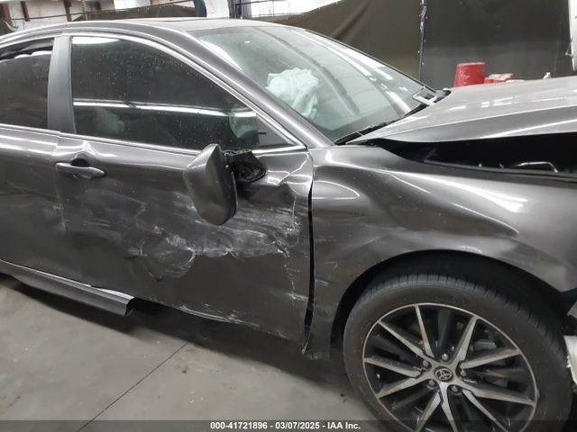 4T1T11AK3NU717312 Toyota CAMRY SE