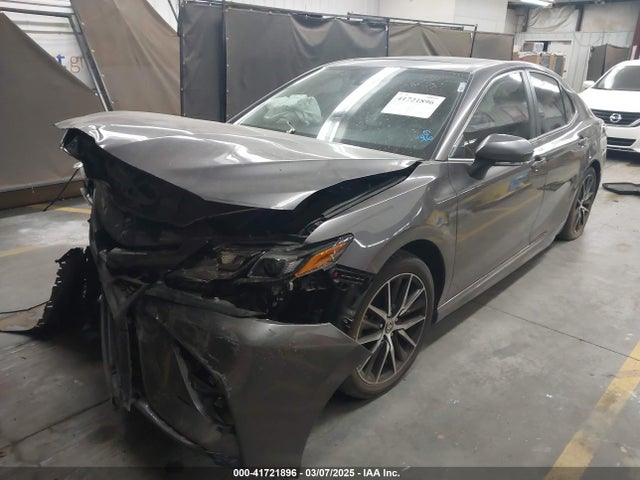 4T1T11AK3NU717312 Toyota CAMRY SE