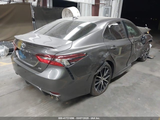 4T1T11AK3NU717312 Toyota CAMRY SE