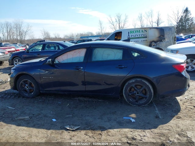 1G1ZC5ST4HF187215 Chevrolet Malibu 1fl