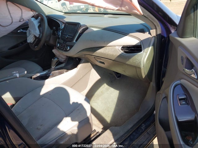 1G1ZC5ST4HF187215 Chevrolet Malibu 1fl