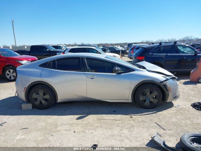 JTDACAAU9R3043332 Toyota Prius Le