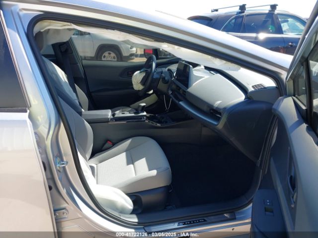 JTDACAAU9R3043332 Toyota Prius Le